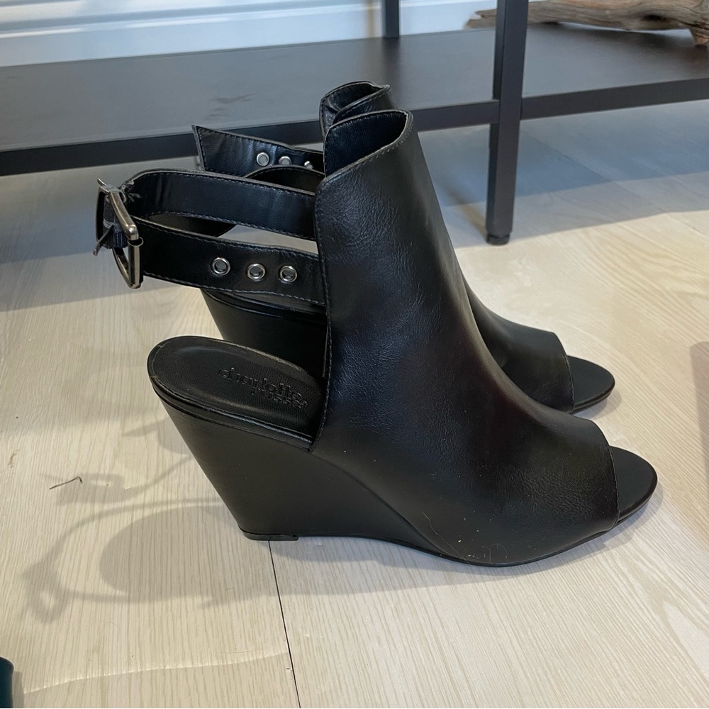 Charlotte Russe black wedges 8